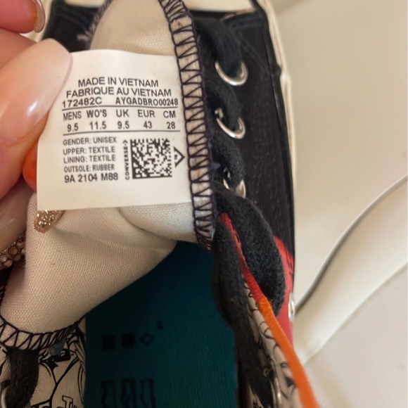Converse space jam, 9 1/2 men’s chuck Taylors - Picture 5 of 12